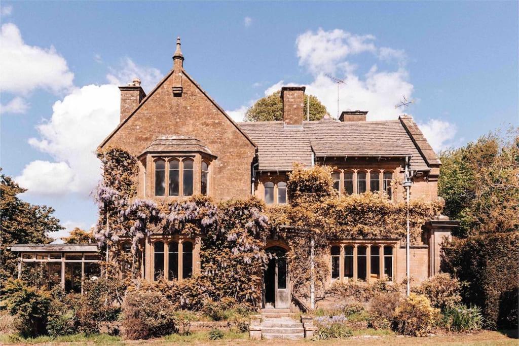 Вилла The Dower House At Parnham Park Беминстер Экстерьер фото